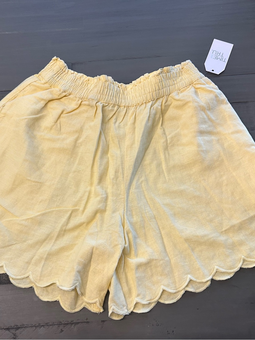 Time and Tru Light Yellow Scallop Hem High Waist Shorts
